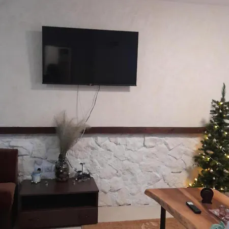 Apartment With Indoor Fireplace *